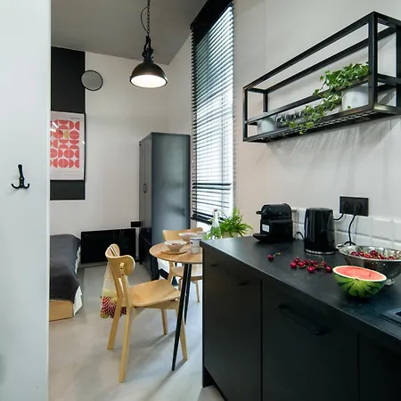 Golden Merchant Main Square Apartment *