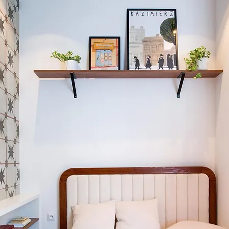 Golden Merchant Main Square Apartment