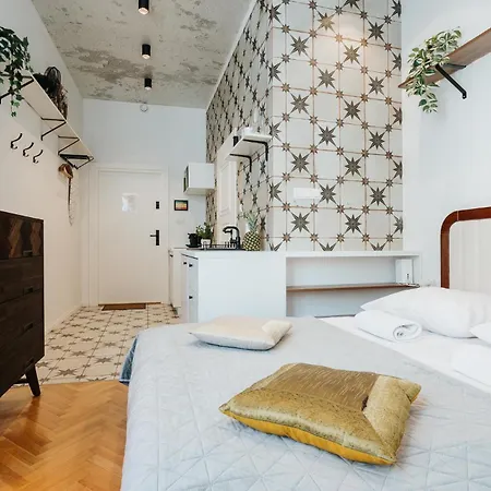 Apartment Golden Merchant Main Square *