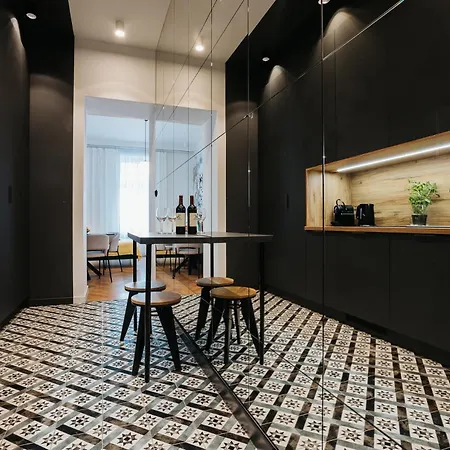 Apartment Golden Merchant Main Square