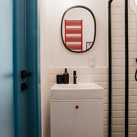 Golden Merchant Main Square Апартаменты *