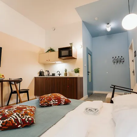 Golden Merchant Main Square