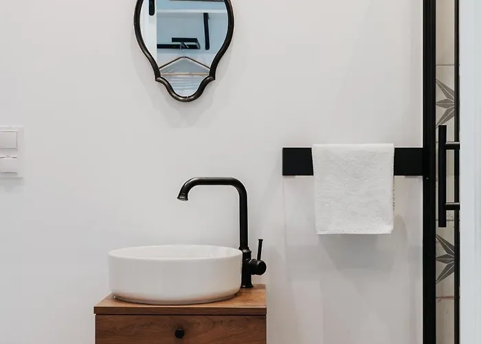 Golden Merchant Main Square