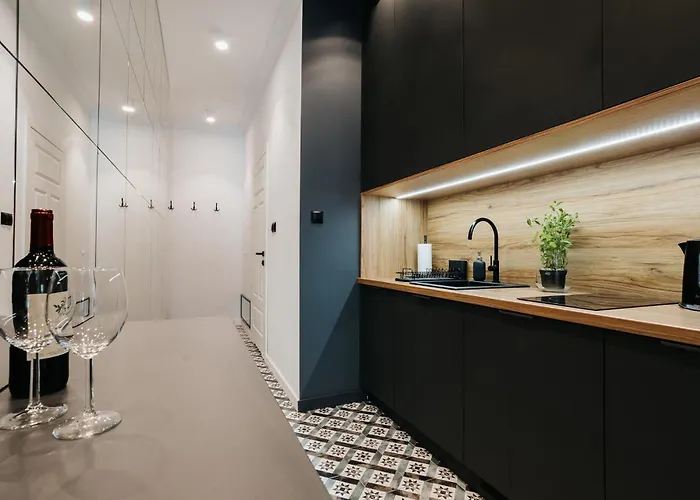 Golden Merchant Main Square *