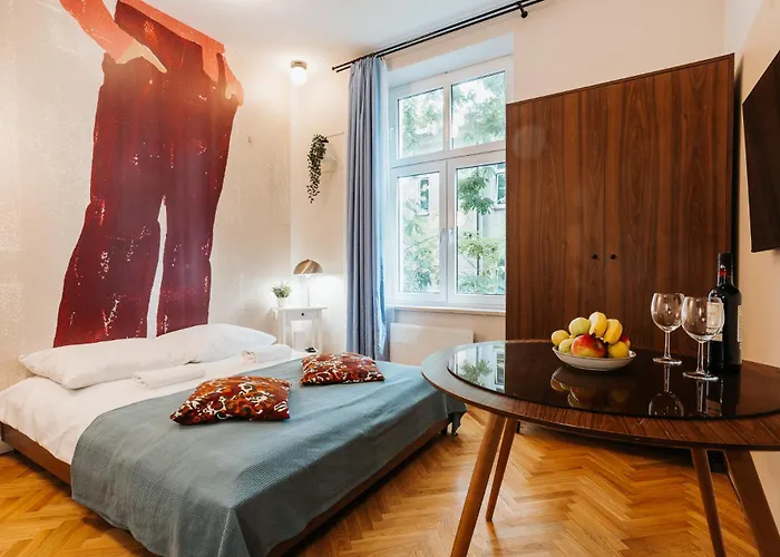 Golden Merchant Main Square