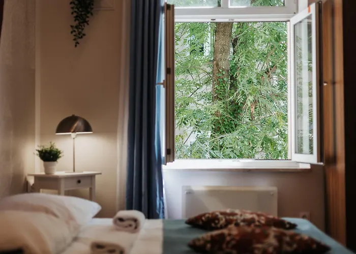 Golden Merchant Main Square Apartament