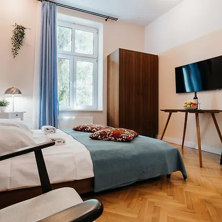 Golden Merchant Main Square